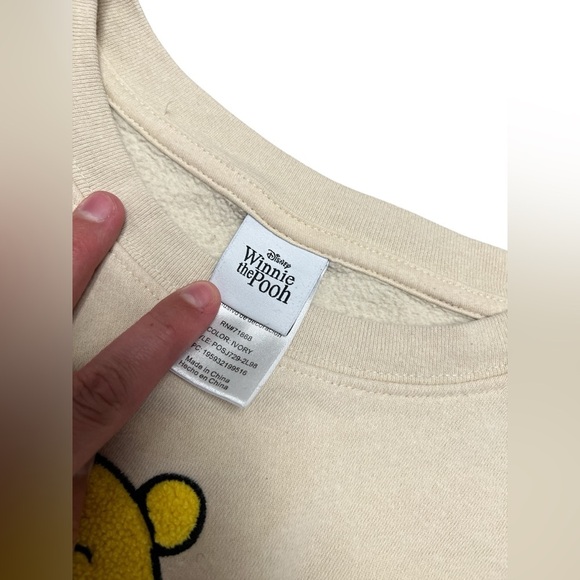 Winnie the Pooh ivory crew neck sweatshirt - Picture 3 of 4